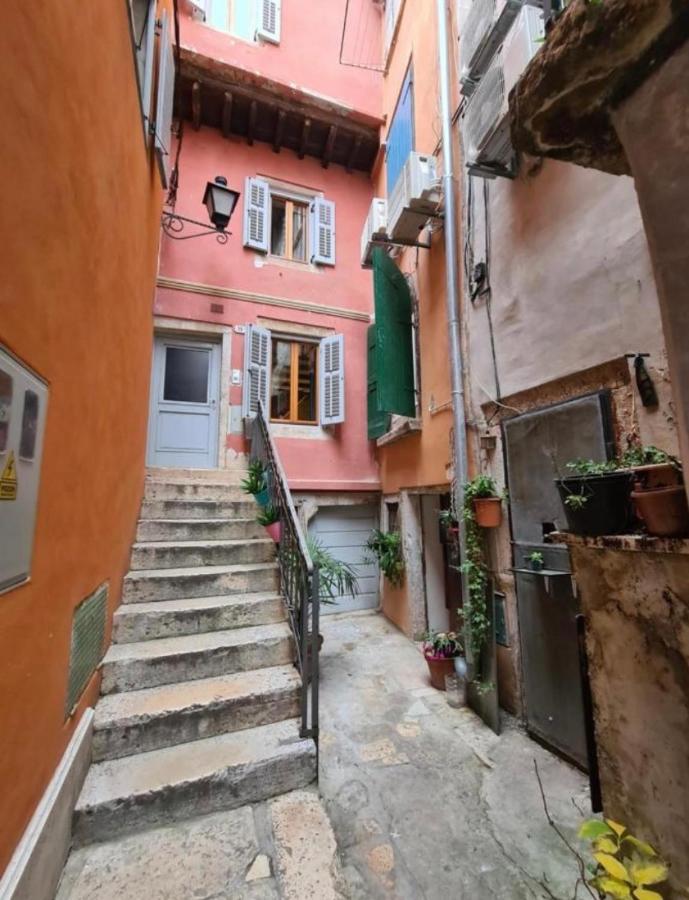 Apartment City Walls In Old Town Of Rovinj Luaran gambar